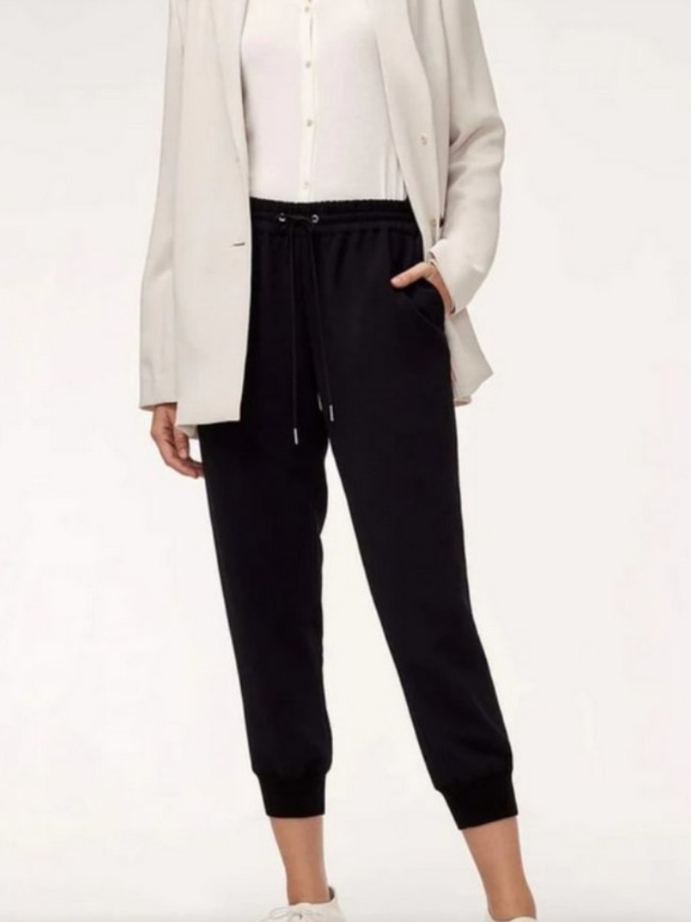 Aritzia Wilfred Buffon Black Crepe Jogger Pants XS Japanese Crepe